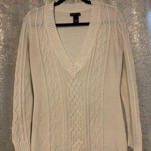 New york and company classic v neck sweater